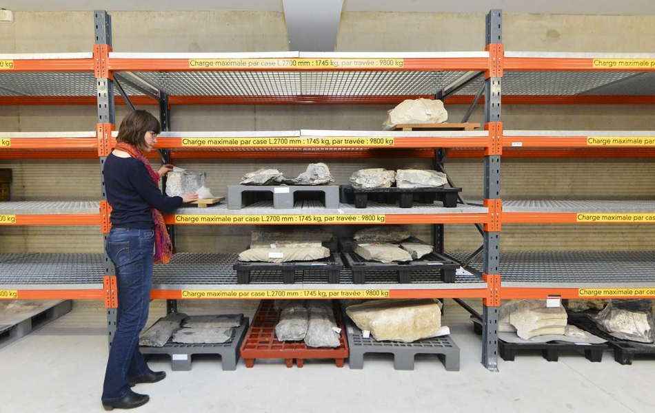 Salle de conservation des objets lapidaires de grand volume.