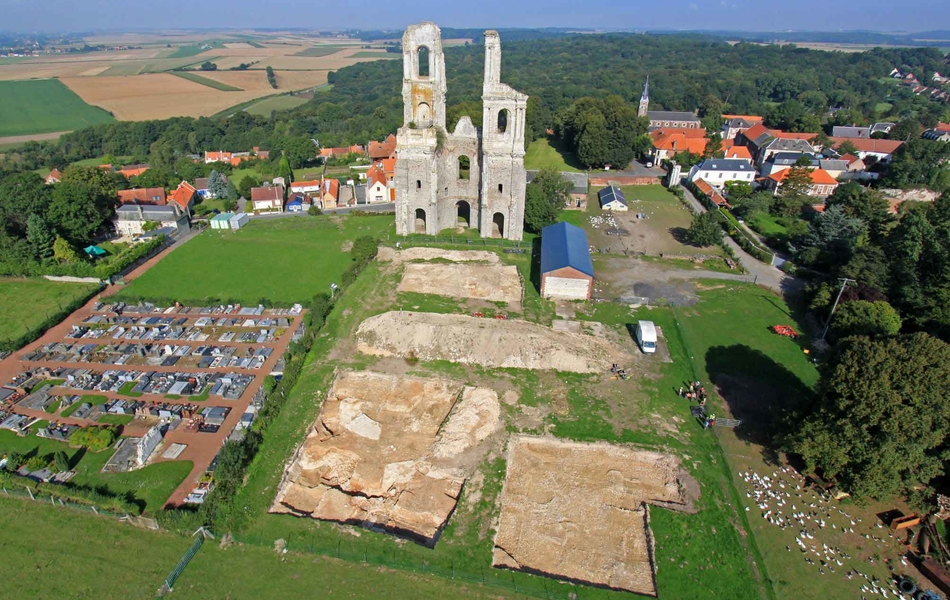 Vue générale du site de l’abbaye du Mont-Saint-Eloi