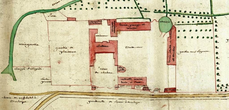 Plan aquarellé du dix-huitième situant le château et ses dépendances : cour, basse-cour, écurie, étable, grange, abreuvoir, jardin de plaisance, jardin aux légumes.