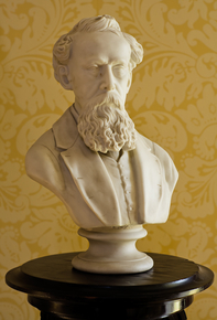 Buste en marbre de Charles Dickens